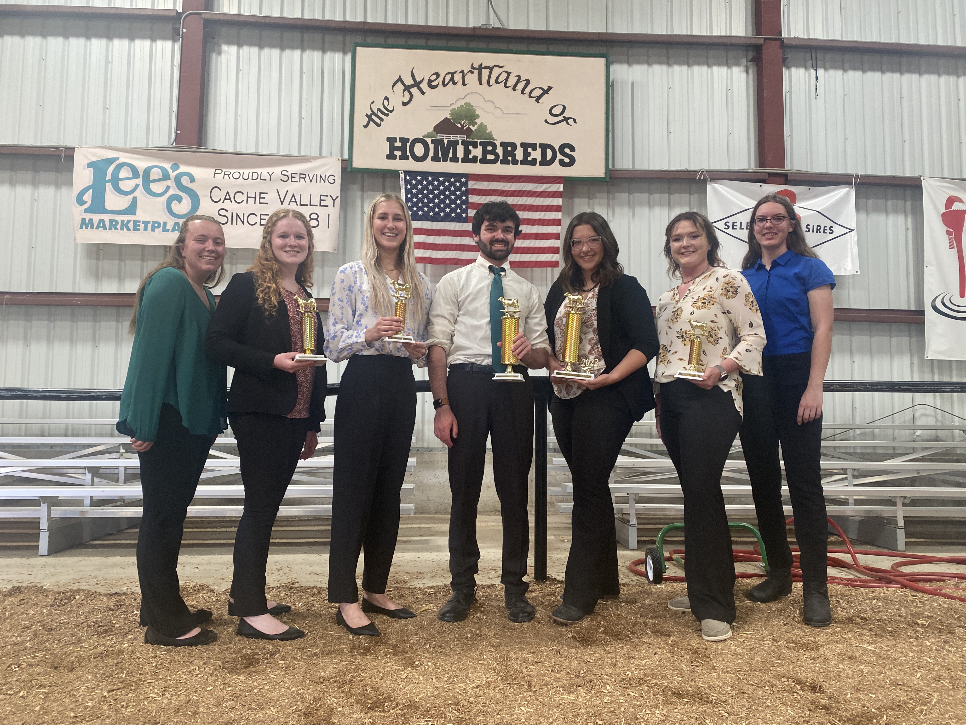 Rachael Bosse, Adalee Thelen, Mikayla Bowen, Drew Neyer, Kelsey Pasch, Jessie Nash, and Katie Wilson were the 2022 MSU collegiate judging team members (photo courtesy of Mikayla Bowen). 